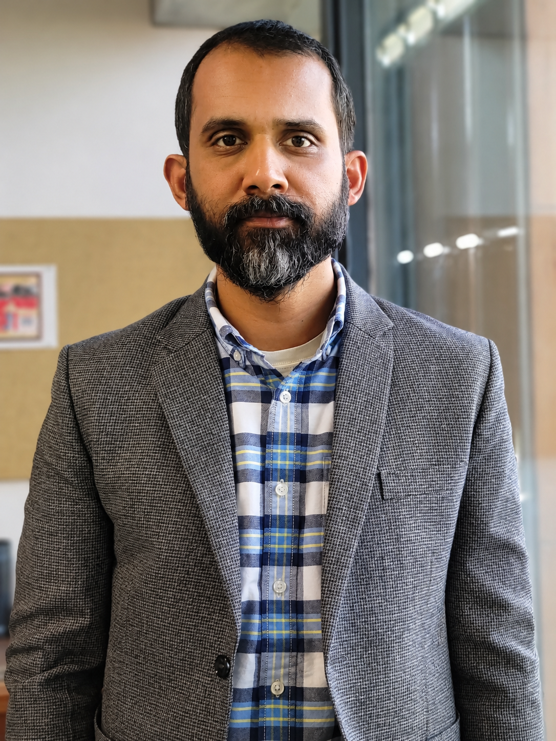 Dr Shishir Saxena